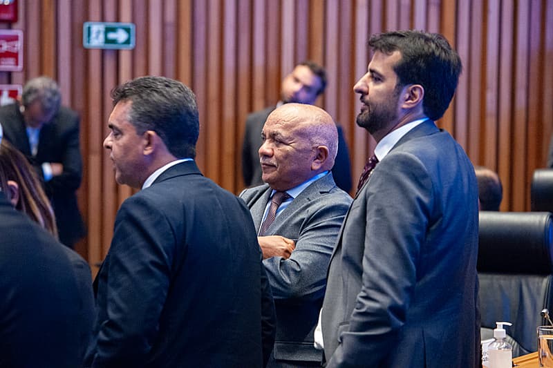 Oposição no DF pede impeachment de Ibaneis após citação por Vorcaro