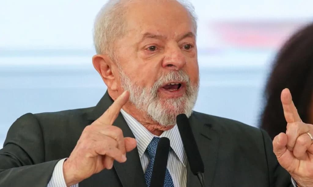 Lula diz que "falta vergonha na cara" a quem defende dono do Master